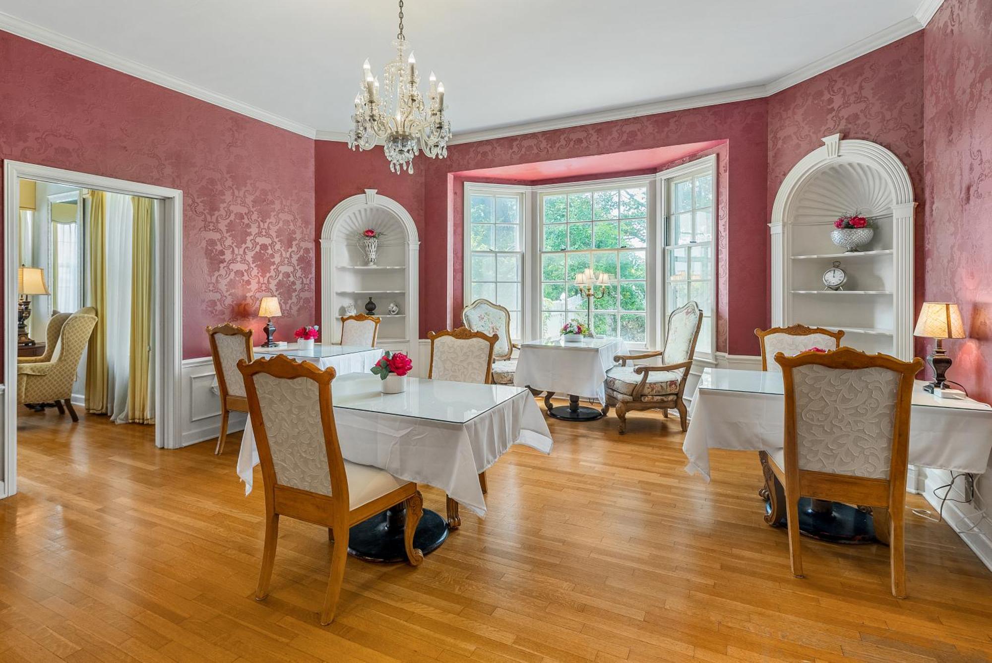 Beland Mansion-Blue Jay Suite! Форт Смит Екстериор снимка