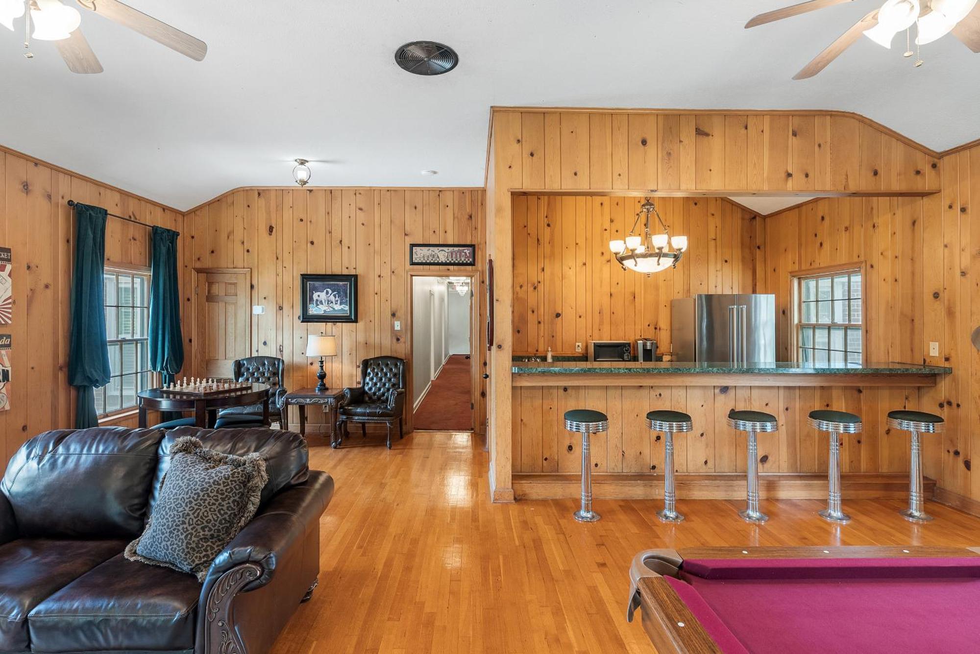 Beland Mansion-Blue Jay Suite! Форт Смит Екстериор снимка