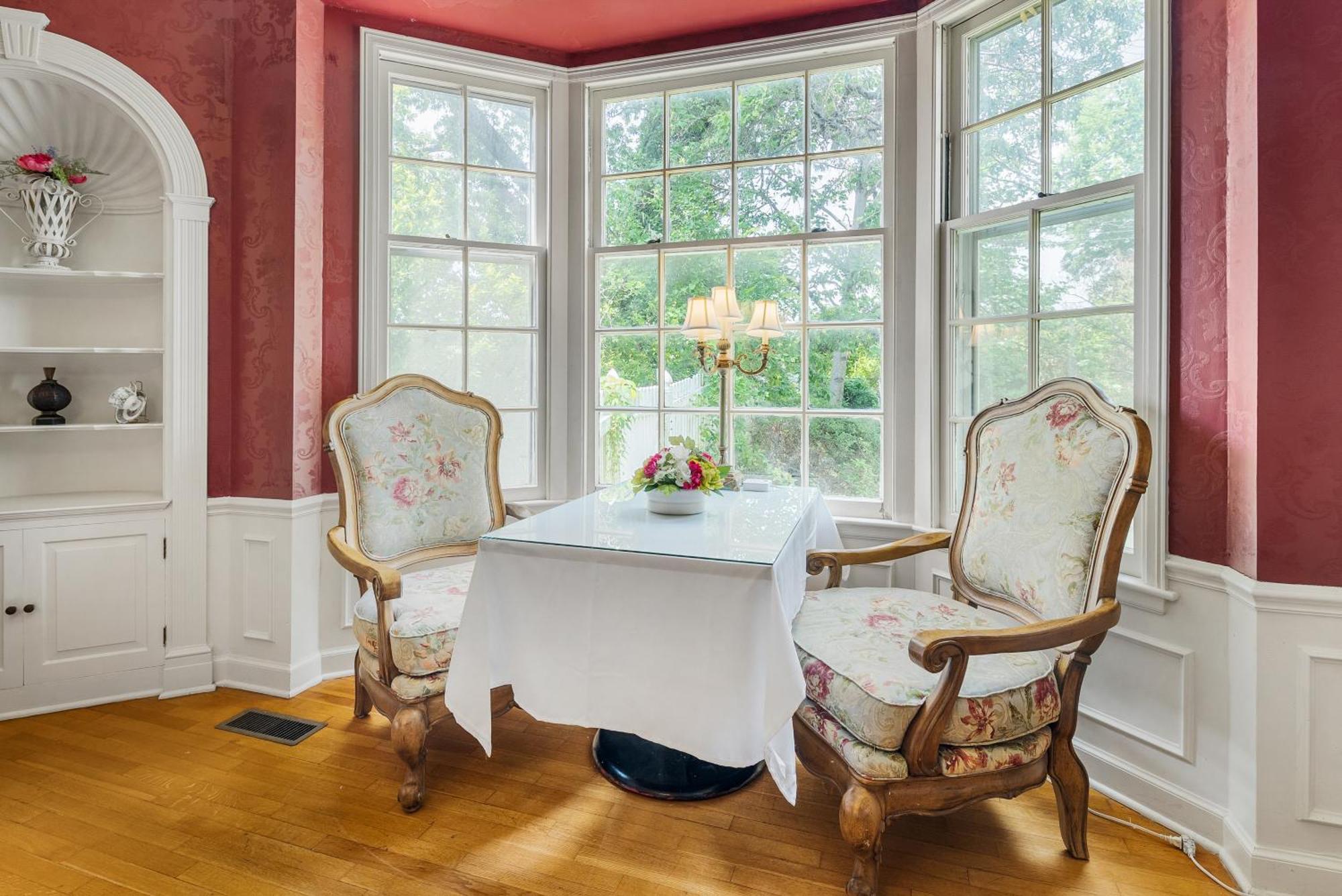 Beland Mansion-Blue Jay Suite! Форт Смит Екстериор снимка